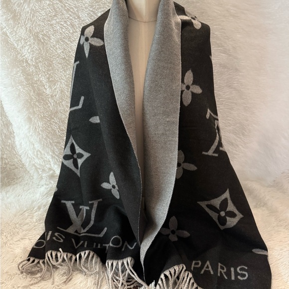 Louis Vuitton Accessories - Louis Vuitton Cashmere Scarf/Shawl/Wrap